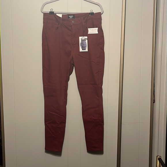 Denizen from Levi's Pants - LEVI high rise super skinny burgundy pants